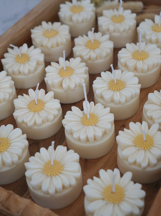 Daisy Candle